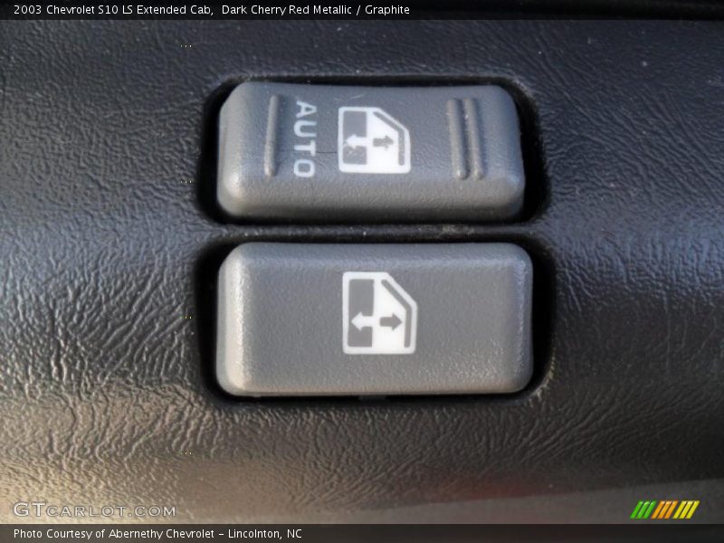 Controls of 2003 S10 LS Extended Cab
