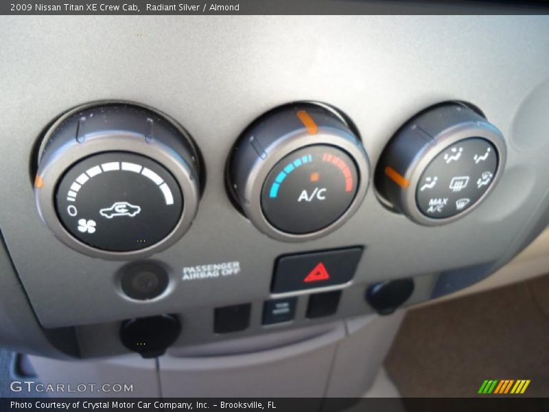 Radiant Silver / Almond 2009 Nissan Titan XE Crew Cab