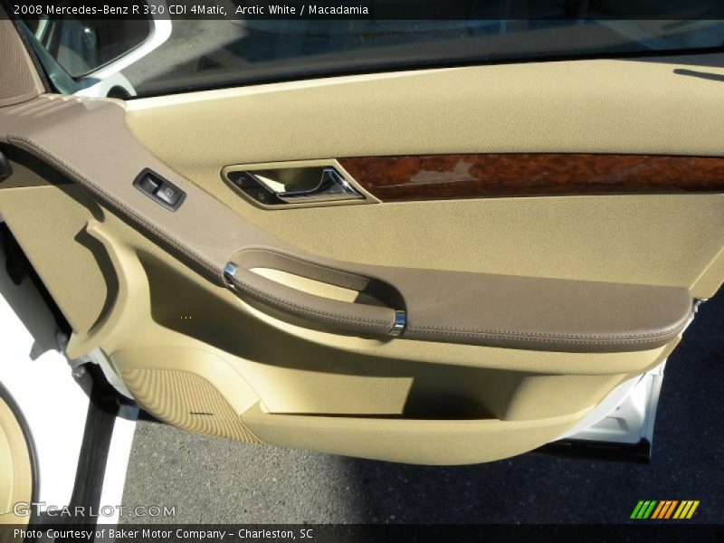 Arctic White / Macadamia 2008 Mercedes-Benz R 320 CDI 4Matic