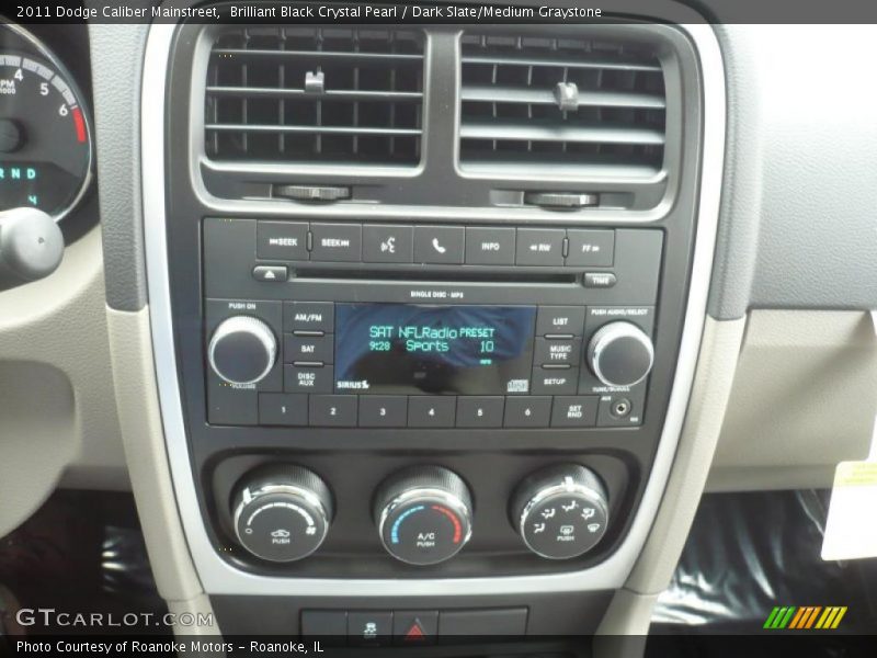 Controls of 2011 Caliber Mainstreet