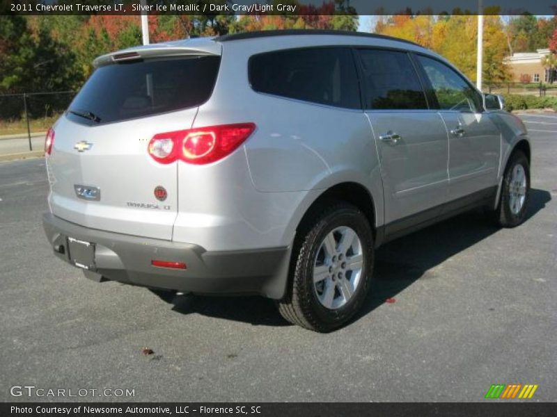 Silver Ice Metallic / Dark Gray/Light Gray 2011 Chevrolet Traverse LT