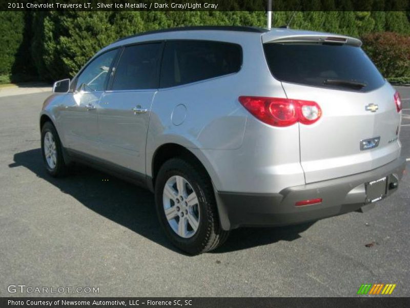 Silver Ice Metallic / Dark Gray/Light Gray 2011 Chevrolet Traverse LT