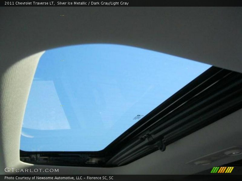 Silver Ice Metallic / Dark Gray/Light Gray 2011 Chevrolet Traverse LT