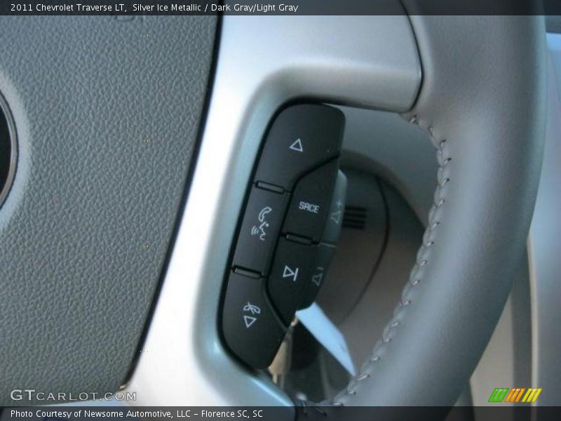 Silver Ice Metallic / Dark Gray/Light Gray 2011 Chevrolet Traverse LT