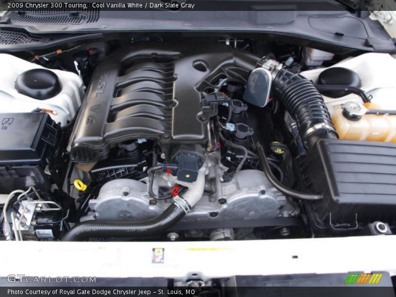 Cool Vanilla White / Dark Slate Gray 2009 Chrysler 300 Touring