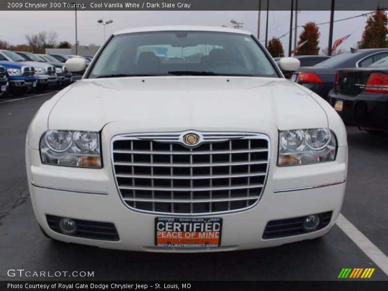 Cool Vanilla White / Dark Slate Gray 2009 Chrysler 300 Touring