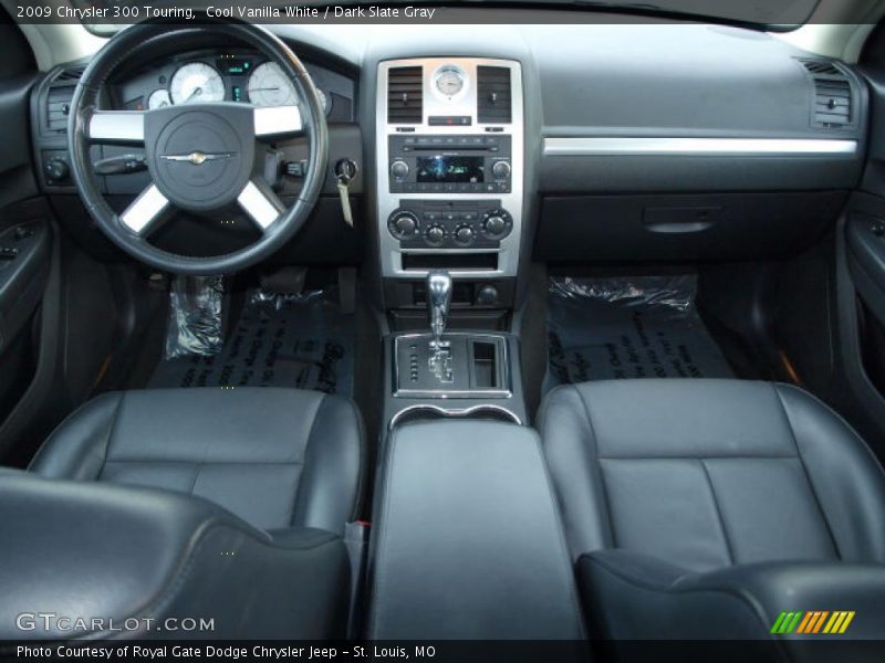 Cool Vanilla White / Dark Slate Gray 2009 Chrysler 300 Touring