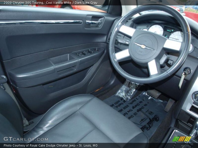 Cool Vanilla White / Dark Slate Gray 2009 Chrysler 300 Touring