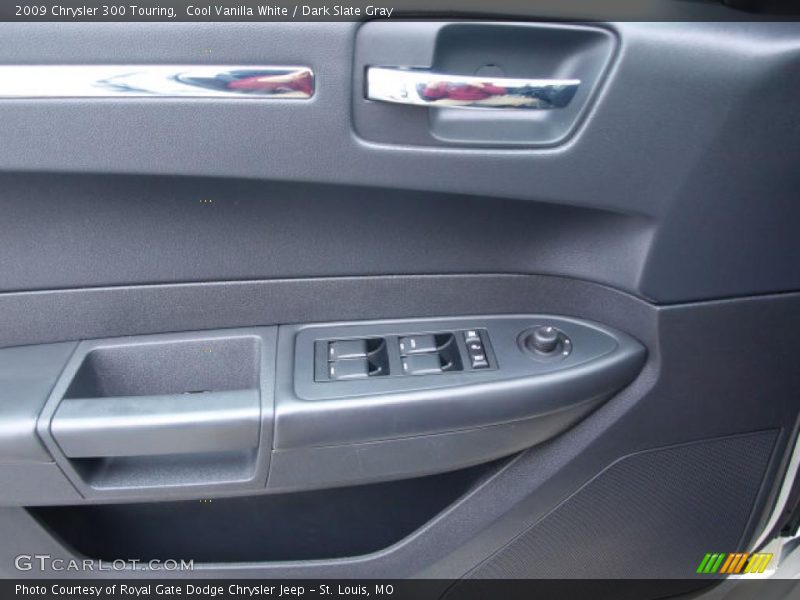 Cool Vanilla White / Dark Slate Gray 2009 Chrysler 300 Touring