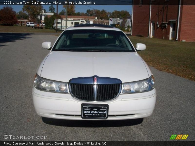 Vibrant White / Light Graphite 1998 Lincoln Town Car Signature
