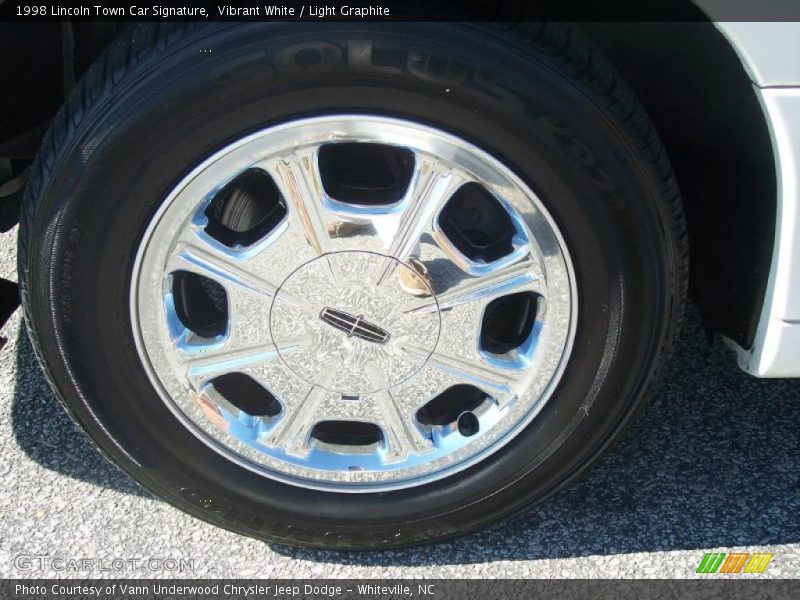  1998 Town Car Signature Wheel