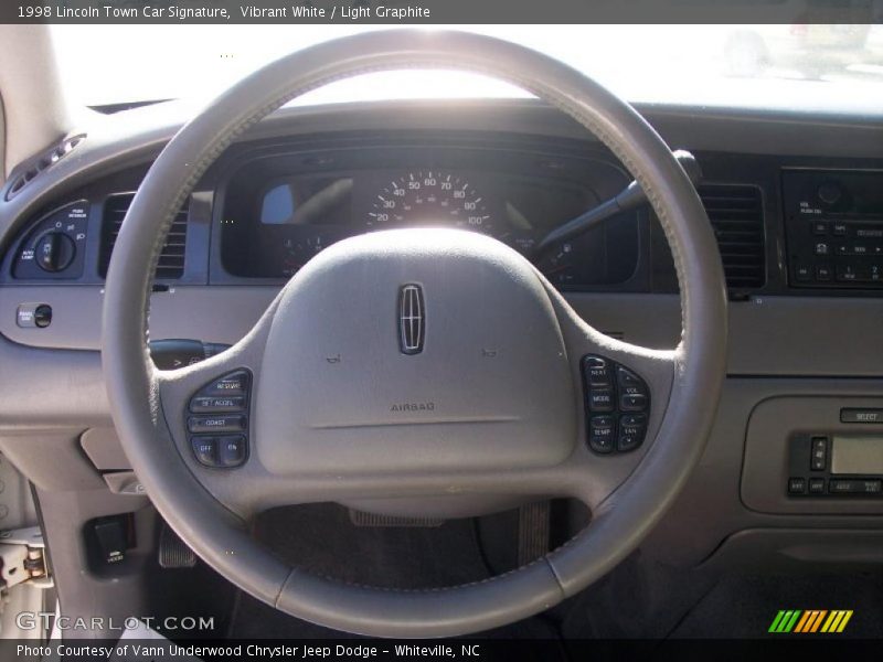 Vibrant White / Light Graphite 1998 Lincoln Town Car Signature
