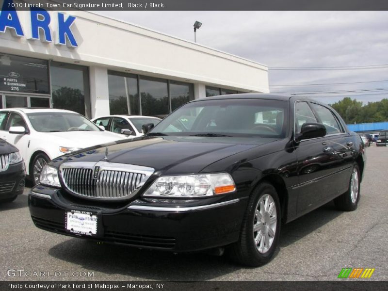 Black / Black 2010 Lincoln Town Car Signature Limited