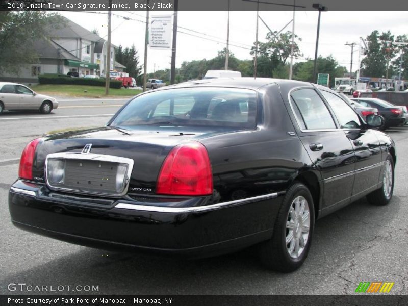 Black / Black 2010 Lincoln Town Car Signature Limited