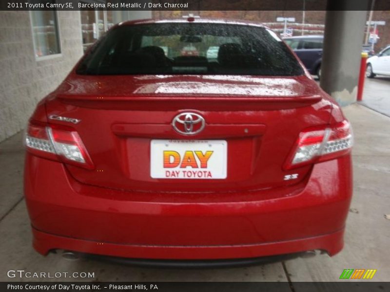 Barcelona Red Metallic / Dark Charcoal 2011 Toyota Camry SE