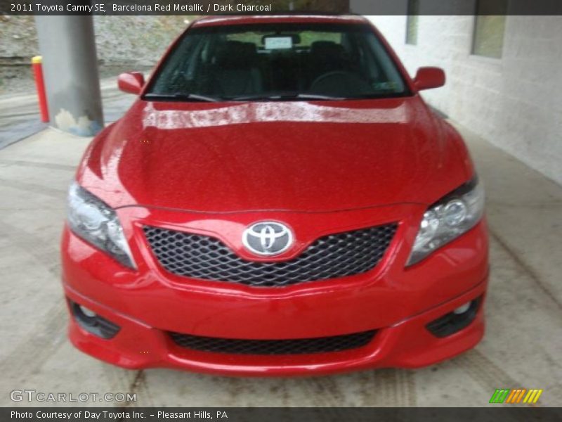 Barcelona Red Metallic / Dark Charcoal 2011 Toyota Camry SE