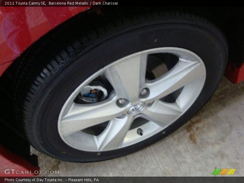 Barcelona Red Metallic / Dark Charcoal 2011 Toyota Camry SE