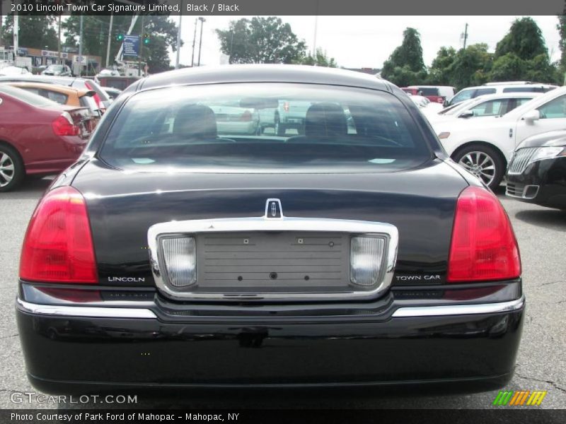 Black / Black 2010 Lincoln Town Car Signature Limited