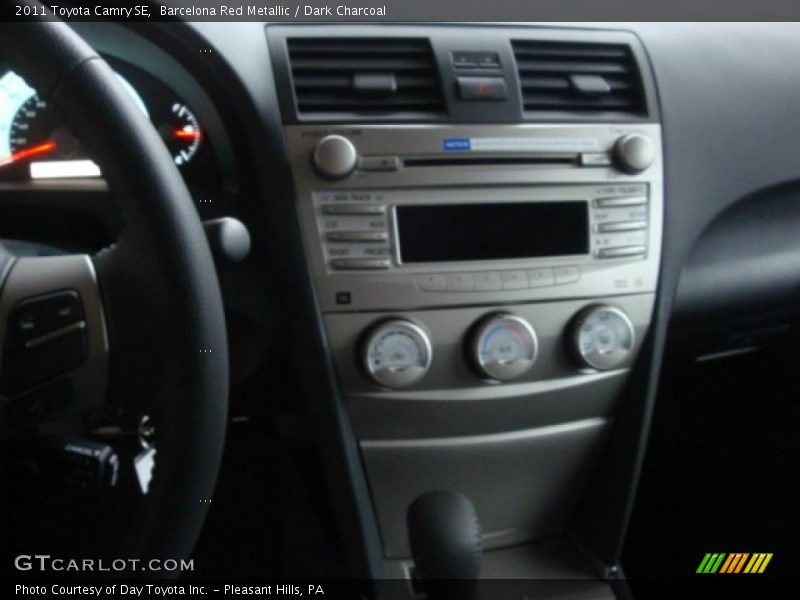 Barcelona Red Metallic / Dark Charcoal 2011 Toyota Camry SE
