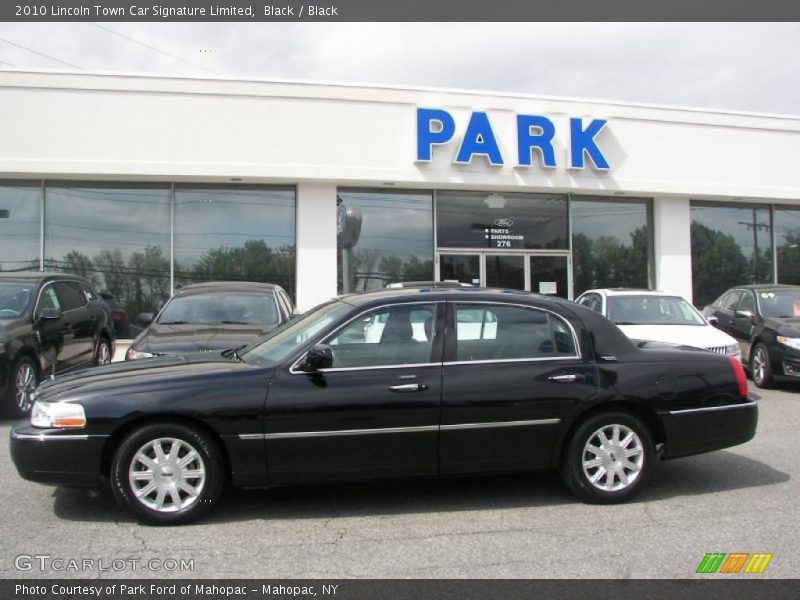 Black / Black 2010 Lincoln Town Car Signature Limited
