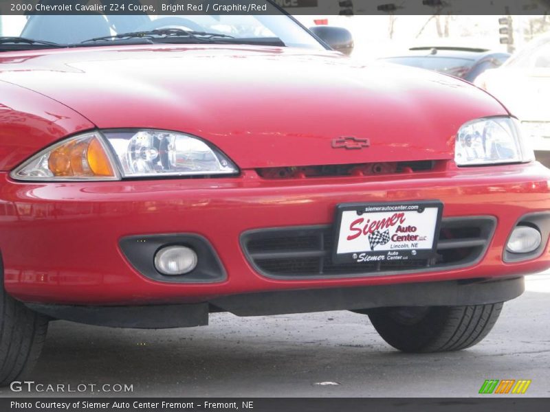 Bright Red / Graphite/Red 2000 Chevrolet Cavalier Z24 Coupe