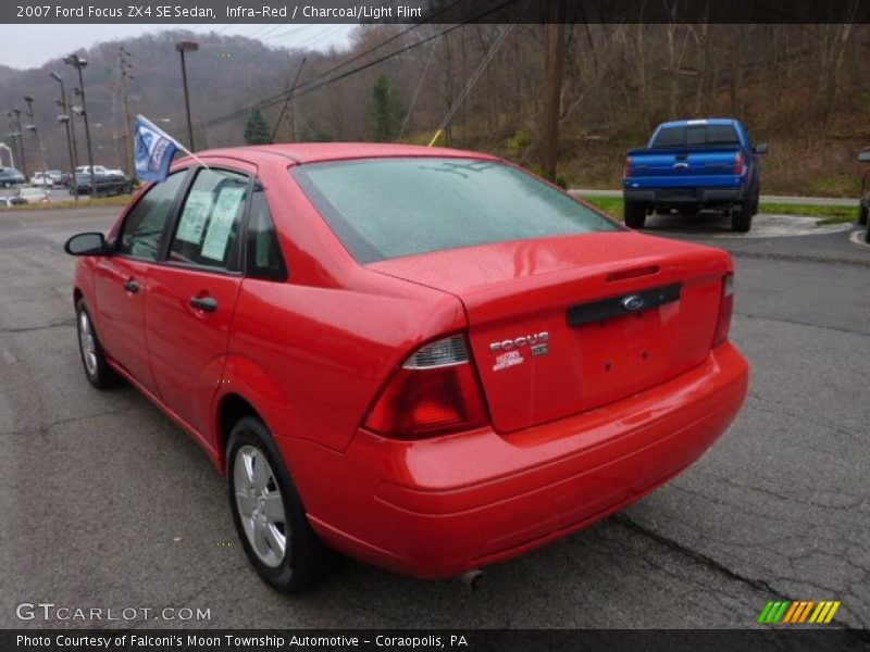 Infra-Red / Charcoal/Light Flint 2007 Ford Focus ZX4 SE Sedan