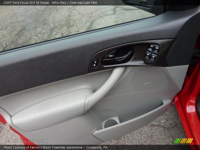 Infra-Red / Charcoal/Light Flint 2007 Ford Focus ZX4 SE Sedan