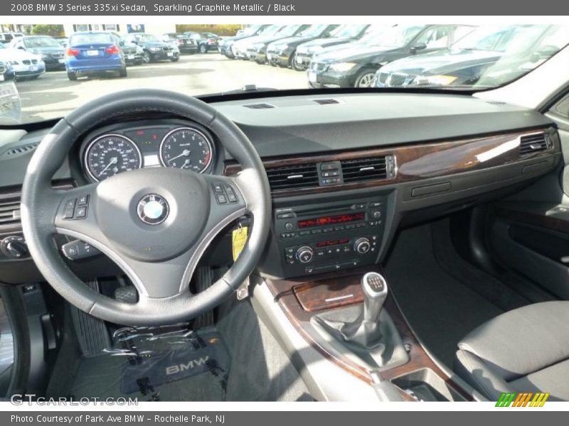 Dashboard of 2008 3 Series 335xi Sedan