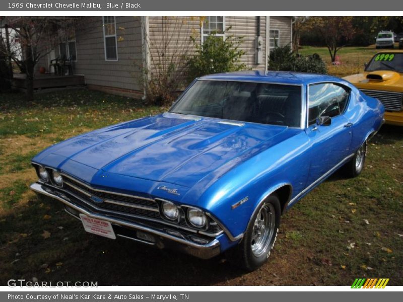 Front 3/4 View of 1969 Chevelle Malibu