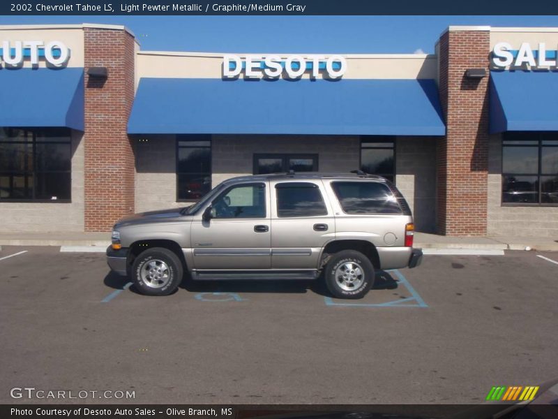 Light Pewter Metallic / Graphite/Medium Gray 2002 Chevrolet Tahoe LS