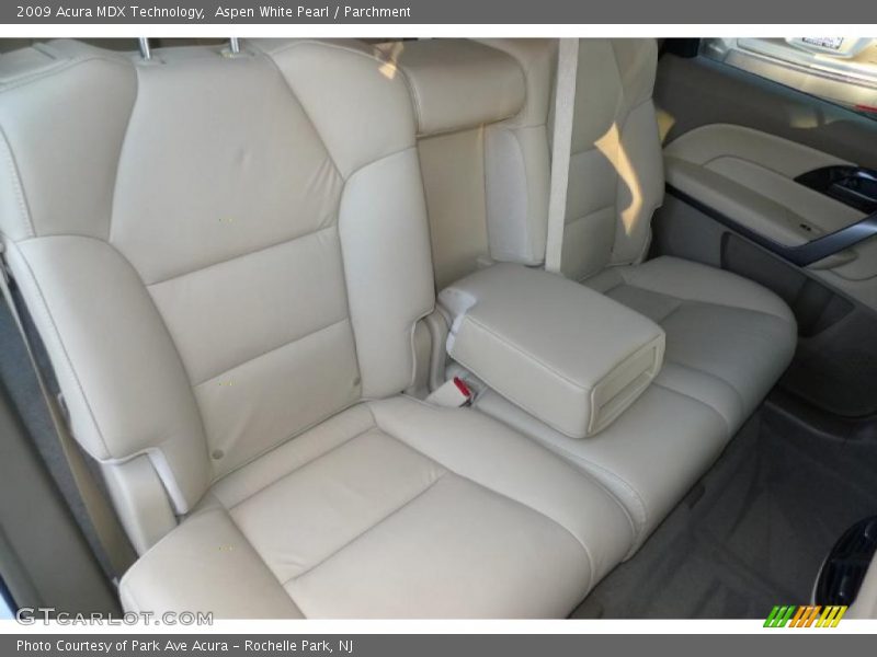  2009 MDX Technology Parchment Interior
