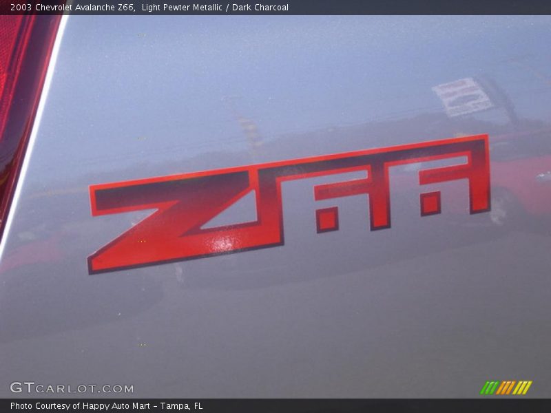Light Pewter Metallic / Dark Charcoal 2003 Chevrolet Avalanche Z66