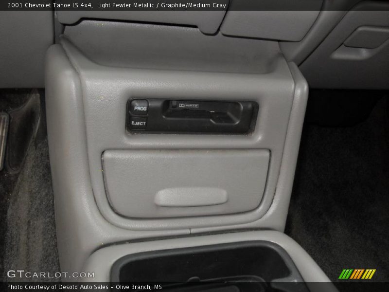 Light Pewter Metallic / Graphite/Medium Gray 2001 Chevrolet Tahoe LS 4x4
