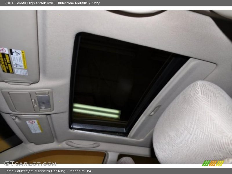 Bluestone Metallic / Ivory 2001 Toyota Highlander 4WD
