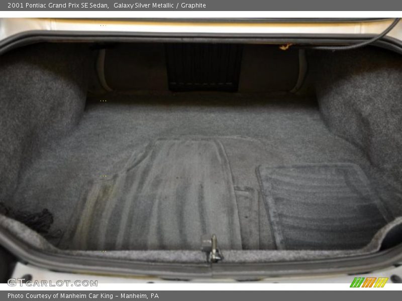  2001 Grand Prix SE Sedan Trunk