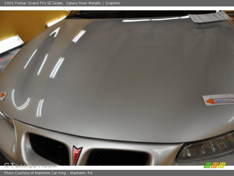 Galaxy Silver Metallic / Graphite 2001 Pontiac Grand Prix SE Sedan