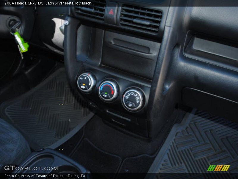Satin Silver Metallic / Black 2004 Honda CR-V LX