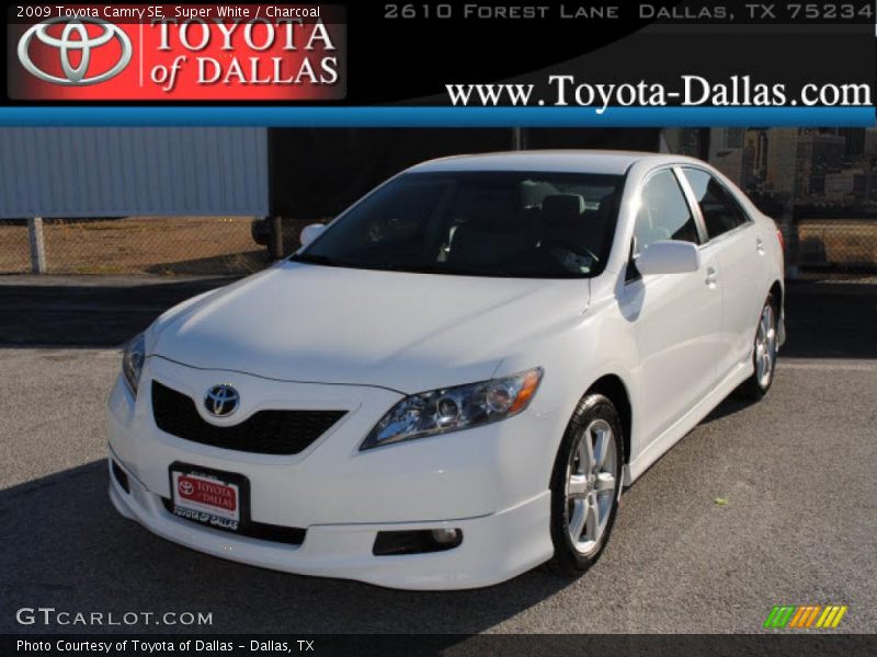 Super White / Charcoal 2009 Toyota Camry SE