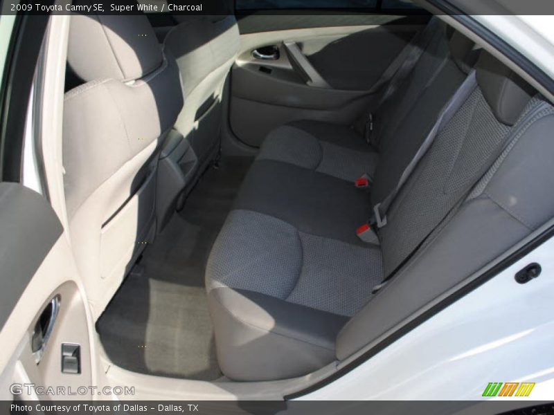 Super White / Charcoal 2009 Toyota Camry SE