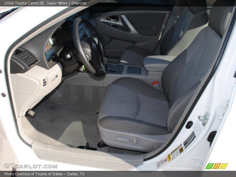 Super White / Charcoal 2009 Toyota Camry SE