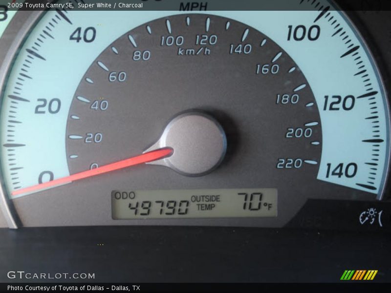 Super White / Charcoal 2009 Toyota Camry SE