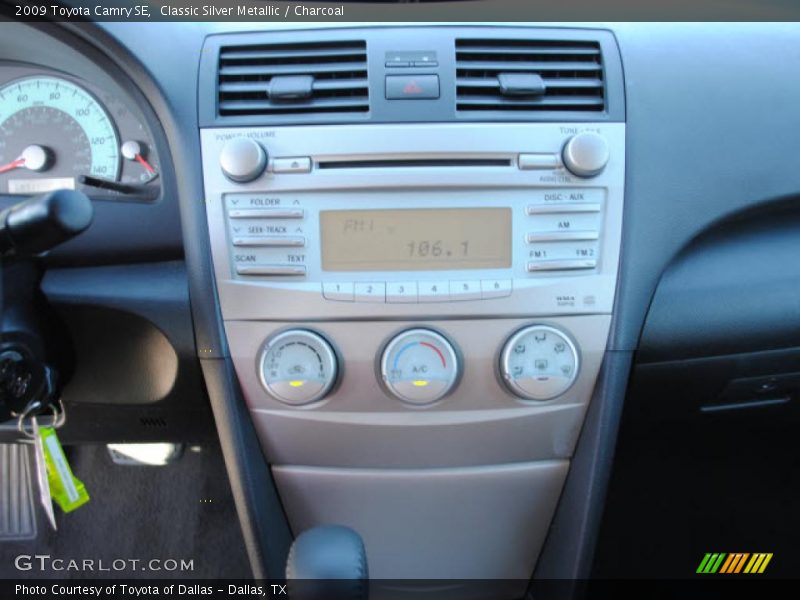 Classic Silver Metallic / Charcoal 2009 Toyota Camry SE