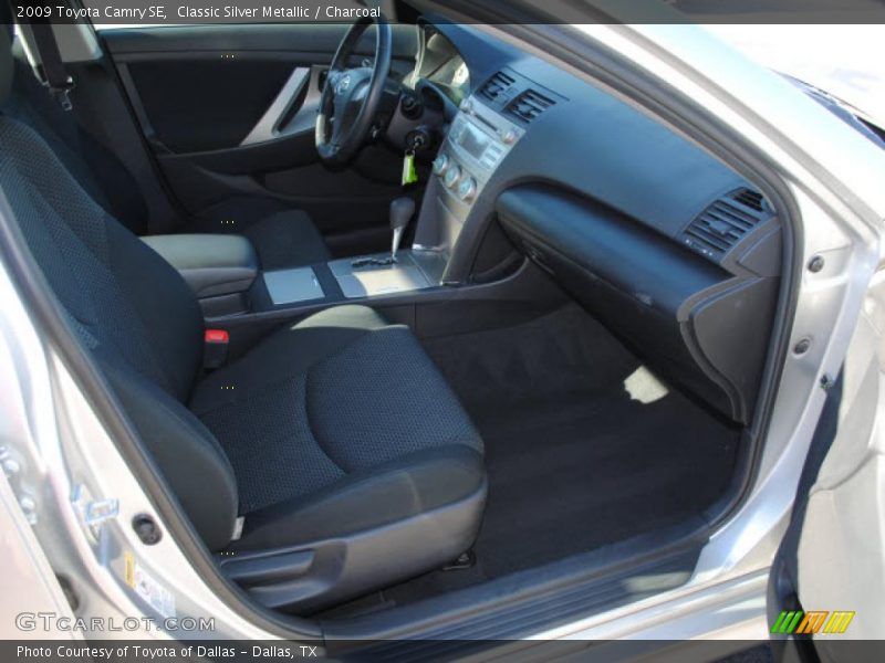 Classic Silver Metallic / Charcoal 2009 Toyota Camry SE