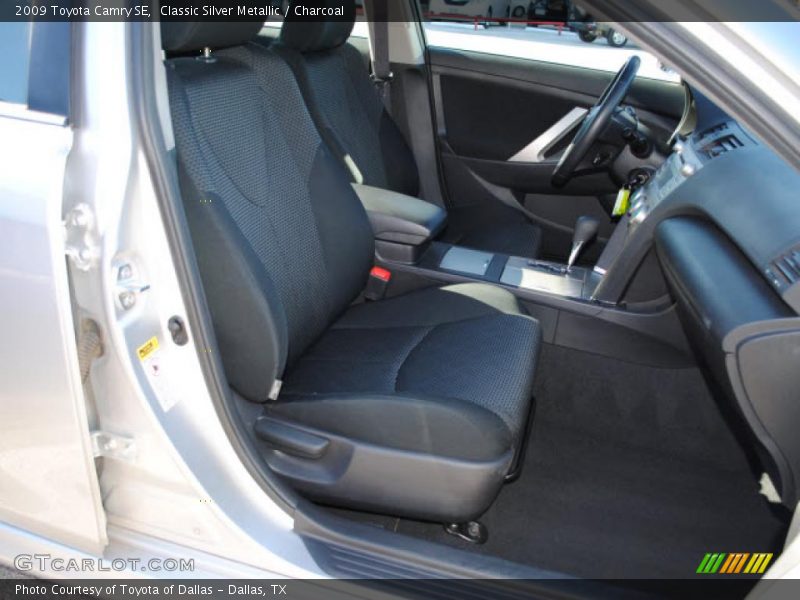 Classic Silver Metallic / Charcoal 2009 Toyota Camry SE