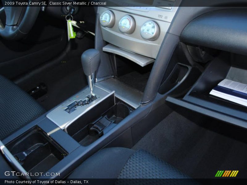 Classic Silver Metallic / Charcoal 2009 Toyota Camry SE