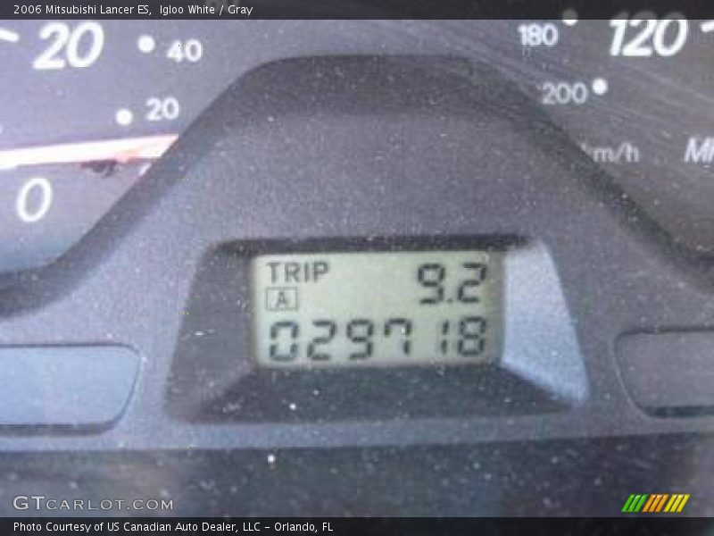 Igloo White / Gray 2006 Mitsubishi Lancer ES