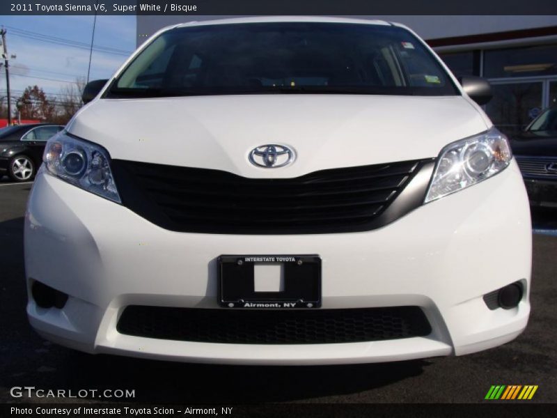 Super White / Bisque 2011 Toyota Sienna V6