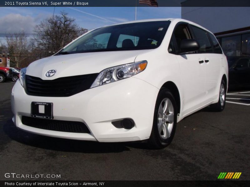Super White / Bisque 2011 Toyota Sienna V6