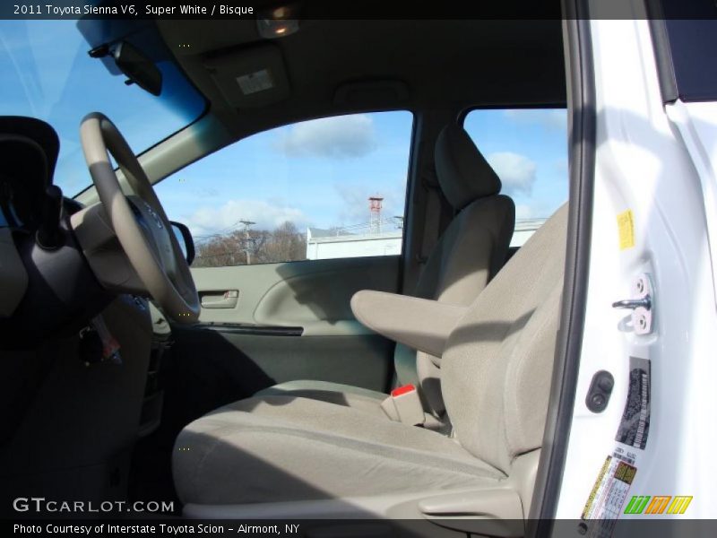 Super White / Bisque 2011 Toyota Sienna V6