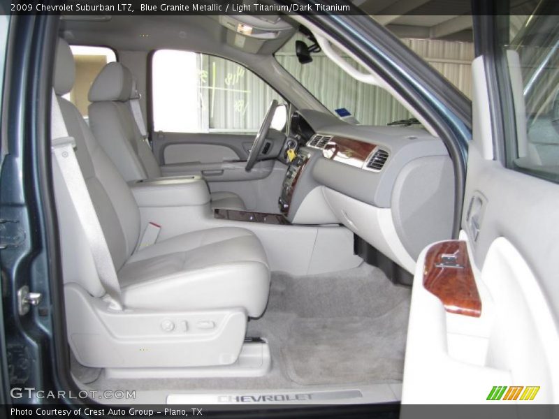  2009 Suburban LTZ Light Titanium/Dark Titanium Interior